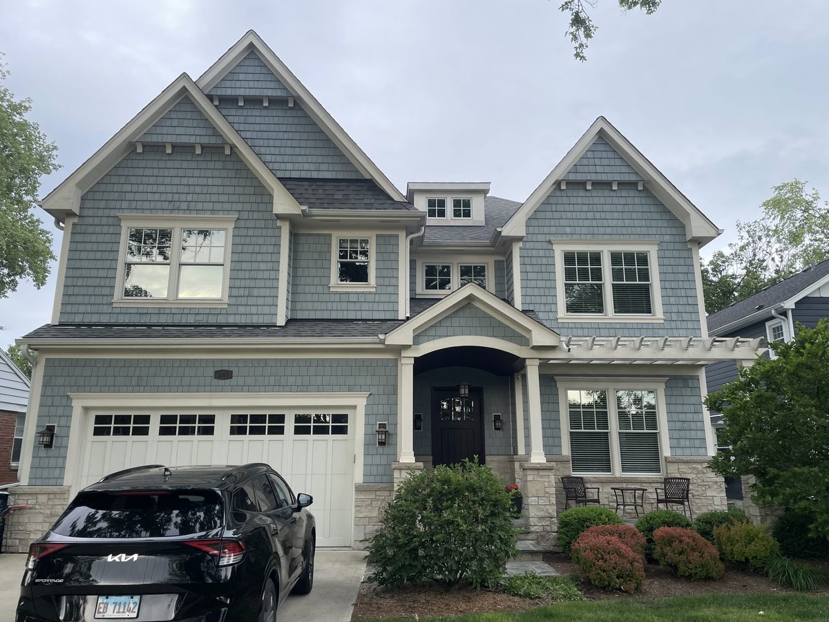 Luxury craftsman home in Chicagoland suburbs